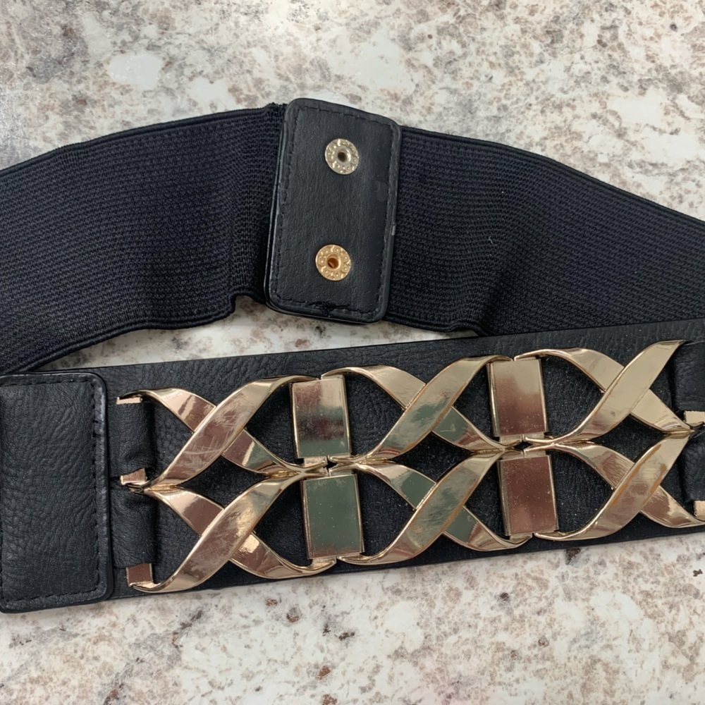 Elastic Belt‎ With Metal X’s Designs and Snap Closure 28”